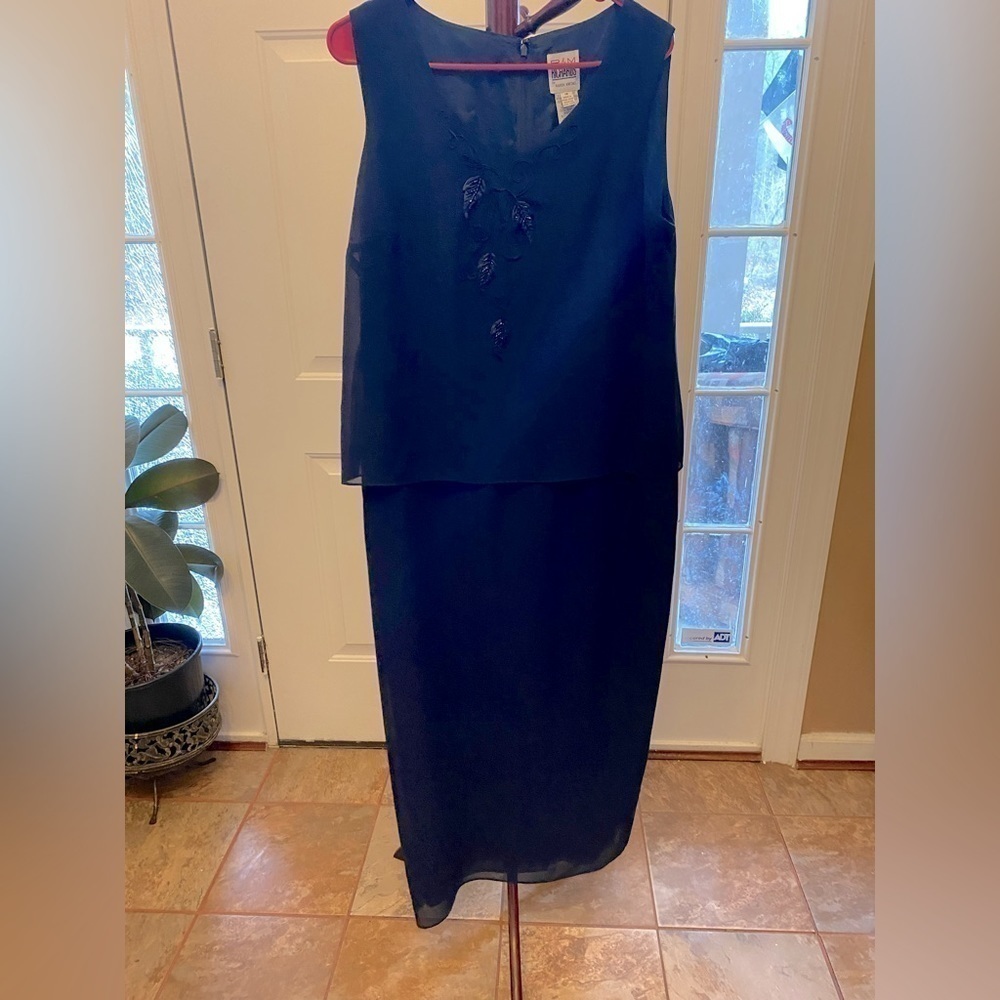 R&m RICHARDS PLUS SIZE EVENING GOWN